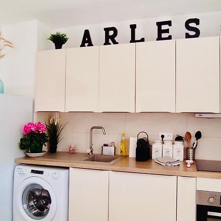 Le Jardin Arlesien - Parking Appartement Buitenkant foto