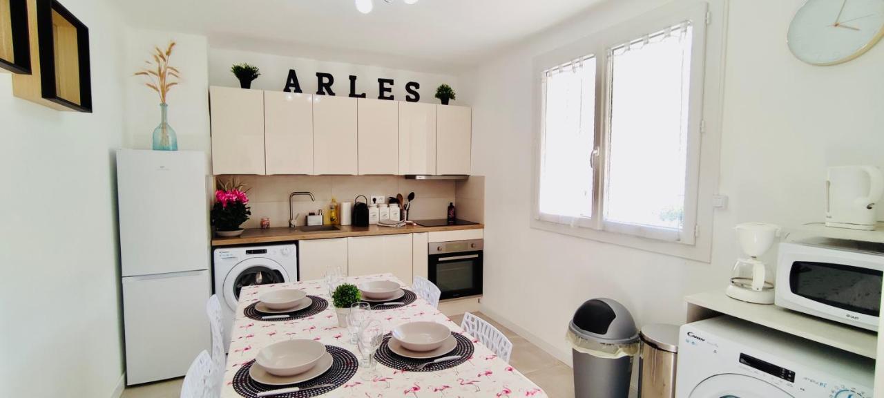Le Jardin Arlesien - Parking Appartement Buitenkant foto